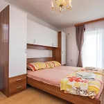 Διαμέρισμα Awesome In *