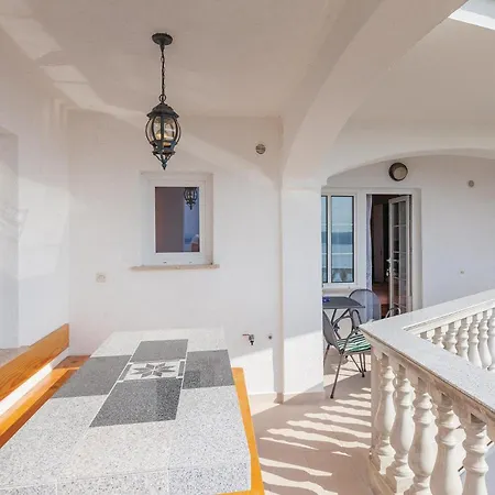 1 Bedroom In 茨里克韦尼察