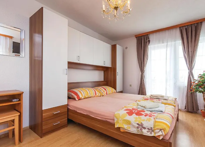 Apartment Awesome In *